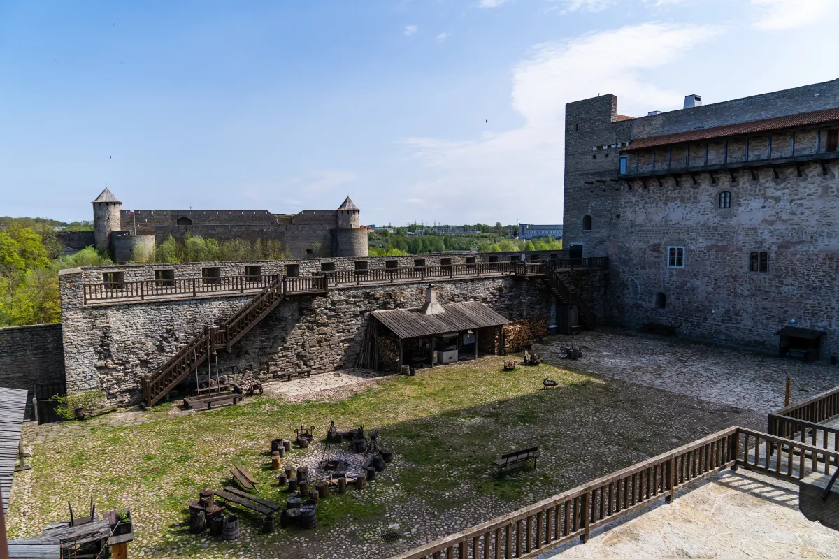 Narva Hermanni linnuse põhjahoov